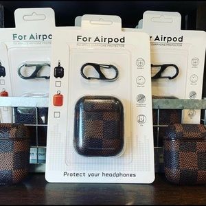 designer-like airpod protector case w/ clasp